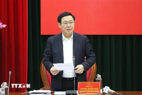 Ủy viên Bộ Chính trị, Phó Thủ tướng Vương Đình Huệ phát biểu tại buổi làm việc. (Ảnh: Nguyên Lý/TTXVN)