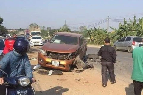 Hà Nội: Xe Range Rover gây tai nạn liên hoàn khiến 2 người bị thương