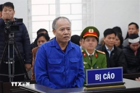 Bị cáo Nguyễn Văn Đông khai báo trước tòa. (Ảnh: TTXVN phát)