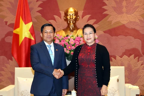 Chủ tịch Quốc hội Nguyễn Thị Kim Ngân tiếp Thống tướng Min Aung Hlaing, Tổng Tư lệnh các lực lượng vũ trang Myanmar đang ở thăm chính thức Việt Nam. (Ảnh: Trọng Đức/TTXVN)