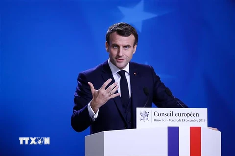 Tổng thống Pháp Emmanuel Macron phát biểu tại hội nghị ở Brussels, Bỉ, ngày 13/12. (Ảnh: THX/TTXVN)