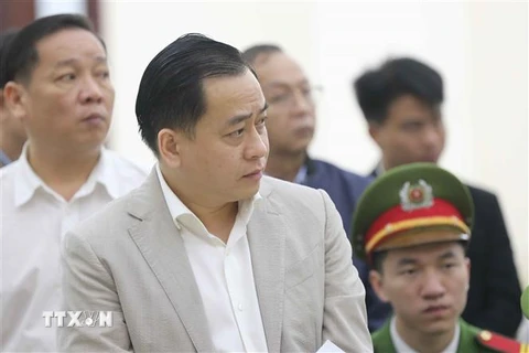 Bị cáo Phan Văn Anh Vũ nghe đại diện Viện kiểm sát đề nghị mức án. (Ảnh: Doãn Tấn/TTXVN)