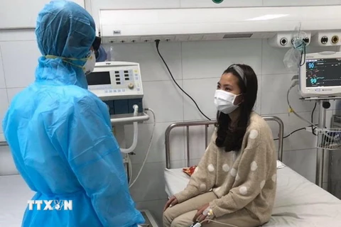 Bệnh nhân N.T.T đang cách ly và điều trị tại Bệnh viện đa khoa tỉnh Thanh Hóa. (Ảnh: Hoa Mai/TTXVN)