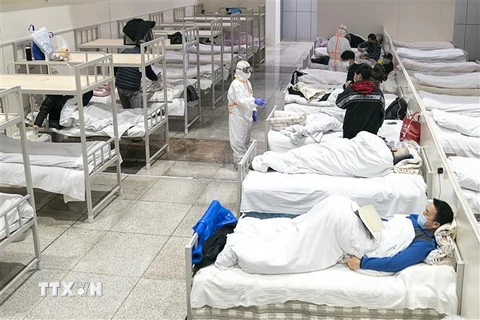 Bệnh nhân nhiễm virus corona chủng mới được điều trị tại một bệnh viện ở Vũ Hán, Trung Quốc ngày 5/2/2020. (Ảnh: THX/TTXVN)
