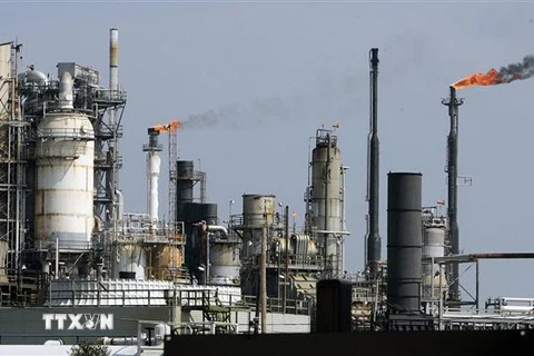 Một cơ sở lọc dầu tại Texas, Mỹ. (Ảnh: AFP/ TTXVN)