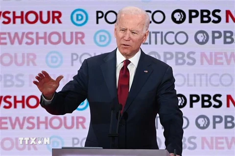 Cựu Phó Tổng thống Mỹ Joe Biden phát biểu trong cuộc tranh luận trực tiếp trên truyền hình lần thứ 6 tại Los Angeles, bang California ngày 19/12/2019. (Ảnh: AFP/TTXVN)