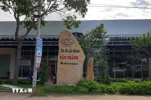 Điểm giao dịch của Công ty Cổ phần địa ốc Alibaba tại xã Châu Pha, thị xã Phú Mỹ, tỉnh Bà Rịa-Vũng Tàu. (Ảnh: Huỳnh Sơn/TTXVN)
