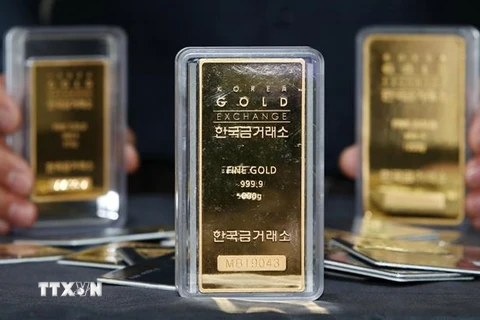 Vàng miếng được trưng bày tại một sàn giao dịch ở Seoul, Hàn Quốc. (Ảnh: Yonhap/TTXVN)