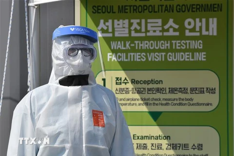 Một địa điểm xét nghiệm COVID-19 ở thủ đô Seoul, Hàn Quốc, ngày 3/4/2020. (Ảnh: AFP/TTXVN)