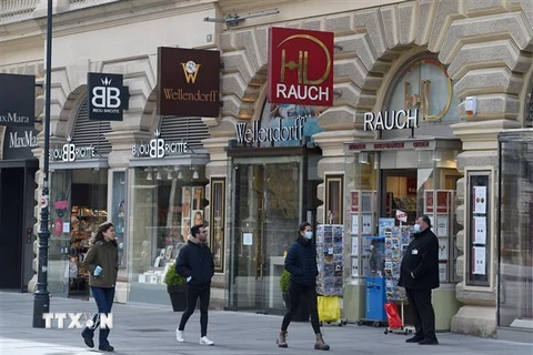 Các cửa hàng tại Vienna, Áo mở cửa trở lại ngày 14/4/2020. (Ảnh: THX/ TTXVN)