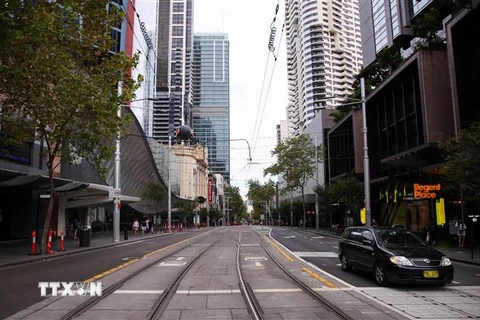 Giao thông thưa thớt tại một tuyến phố ở Sydney, Australia do dịch COVID-19 ngày 30/3/2020. (Ảnh: THX/TTXVN)