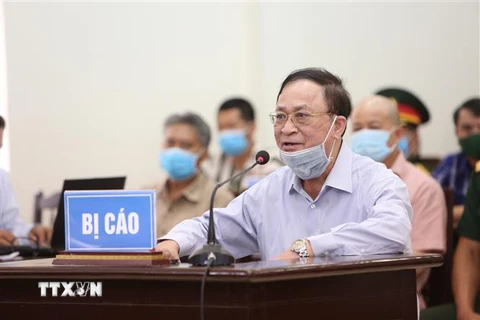 Bị cáo Nguyễn Văn Hiến khai báo trước Hội đồng xét xử ngày 18/5. (Ảnh: Dương Giang/TTXVN)