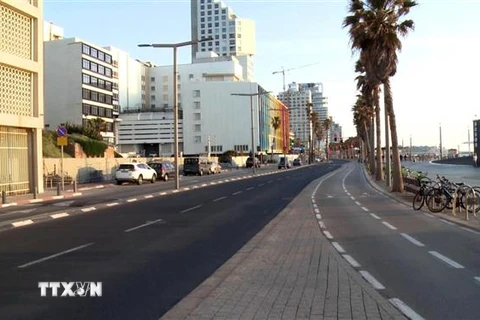 Đường phố vắng bóng người tại Israel. (Ảnh: Nguyễn Việt Thắng/TTXVN)