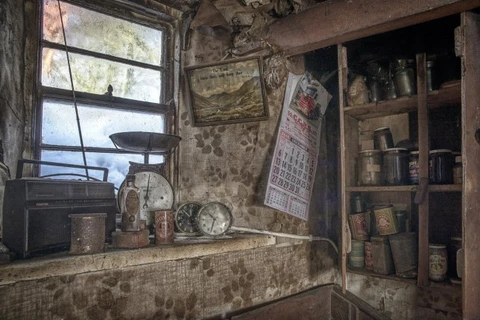 Một trang trại bỏ không từ thế kỷ 19 tại Ireland đang mở cửa cho khách tham quan, tìm hiểu cuộc sống của người xưa với những vật dụng được gìn giữ gần như nguyên vẹn. (Nguồn: metro.co.uk)