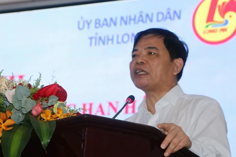 Bộ trưởng Bộ NN & PTNT Nguyễn Xuân Cường phát biểu tại hội nghị. (Ảnh: Thanh Bình/TTXVN)