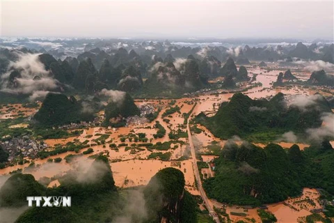 Cảnh ngập lụt tại Khu tự trị dân tộc Choang Quảng Tây, Trung Quốc ngày 7/6/2020. (Ảnh: THX/TTXVN)