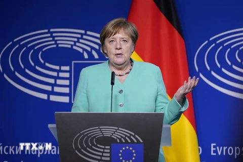 Thủ tướng Đức Angela Merkel phát biểu trước Nghị viện châu Âu tại Brussels, Bỉ ngày 8/7/2020. (Ảnh: AFP/TTXVN)