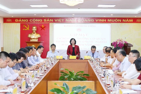 Bà Trương Thị Mai, Ủy viên Bộ Chính trị, Bí thư Trung ương Đảng, Trưởng Ban Dân vận Trung ương phát biểu tại buổi gặp mặt. (Ảnh: Phương Hoa/TTXVN)