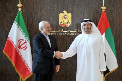 Ngoại trưởng Iran Mohammad Javad Zarif (trái) và người đồng cấp UAE Sheikh Abdullah bin Zayed Al Nahyan. (Ảnh minh họa. Nguồn: middleeastmonitor.com)