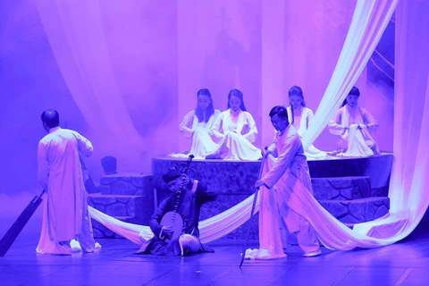 Một cảnh trong vở diễn "Trương Chi-Mị Nương" của Nhà hát Kịch Hà Nội được biểu diễn trong tối khai mạc liên hoan. (Ảnh: Thanh Tùng/TTXVN)
