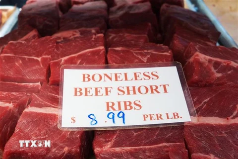 Thịt bò được bày bán tại một chợ ở Washington DC, Mỹ. (Ảnh: AFP/TTXVN)