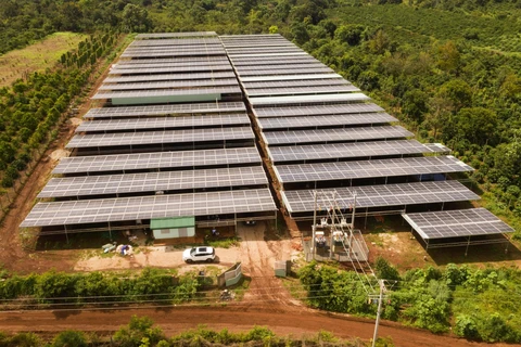 Dự án điện mặt trời mái nhà trang trại tại xã Thăng Hưng, huyện Chư Prông, tỉnh Gia Lai. (Ảnh: Hoài Nam/TTXVN)