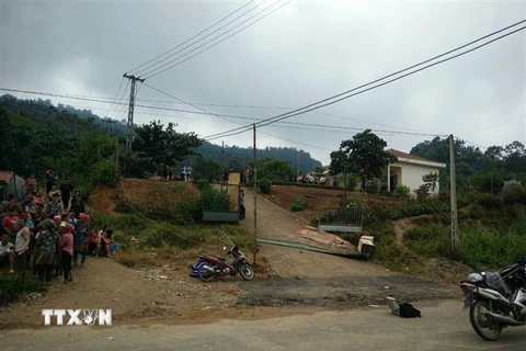 Hiện trường một vụ sập cổng trường ở Lào Cai vào đầu tháng 9. (Ảnh: TTXVN)