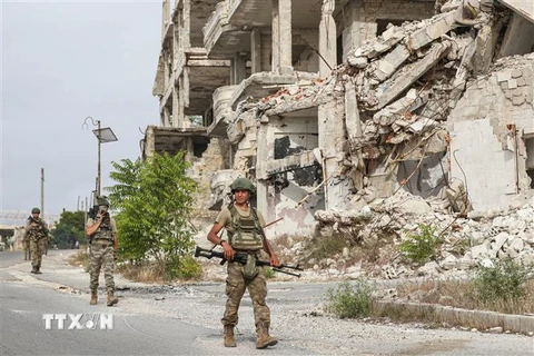 Binh sỹ Thổ Nhĩ Kỳ tuần tra tại tỉnh Idlib, Tây Bắc Syria ngày 26/5/2020. (Ảnh: AFP/TTXVN)
