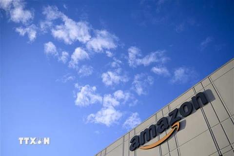Biểu tượng của tập đoàn Amazon ở New York, Mỹ. (Ảnh: AFP/TTXVN)