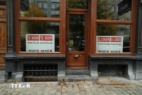 Một quán bar đóng cửa khi lệnh phong tỏa do dịch COVID-19 được ban hành ở Brussels, Bỉ ngày 30/10/2020. (Ảnh: THX/TTXVN)