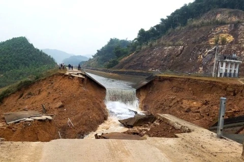 Đoạn kênh bị vỡ. (Nguồn: laodong.vn)