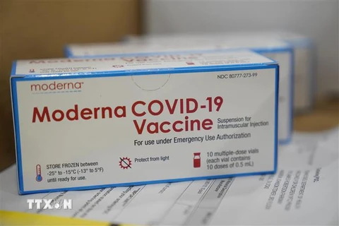 Vắcxin ngừa COVID-19 của Hãng dược phẩm Moderna Inc (Mỹ) chuẩn bị được vận chuyển đến trung tâm phân phối ở Olive Branch, Mississippi, ngày 20/12/2020. (Ảnh: AFP/TTXVN)
