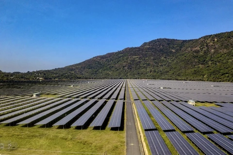 Nhà máy điện Mặt Trời Sao Mai-An Giang với tổng công suất 210 MWp sẽ đóng góp gần 400 triệu kWh mỗi năm cho lưới điện quốc gia. (Ảnh: Thanh Sang/TTXVN)