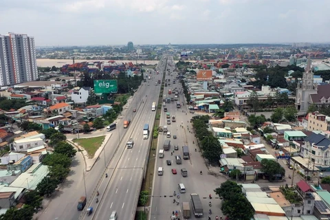 Đường Mỹ Phước-Tân Vạn (Bình Dương) kết nối thông với Xa lộ Hà Nội đoạn qua địa bàn thành phố Hồ Chí Minh và đi tỉnh Đồng Nai. (Ảnh: Chí Tưởng/TTXVN)