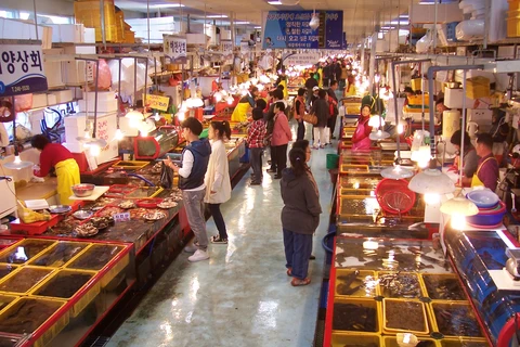 Chợ cá tại Busan. (Nguồn: Wikipedia)