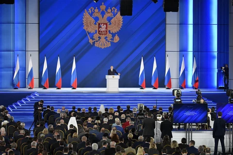 Tổng thống Nga Vladimir Putin đọc Thông điệp Liên bang thứ 27 tại Moskva ngày 21/4/2021. (Ảnh: AFP/TTXVN)