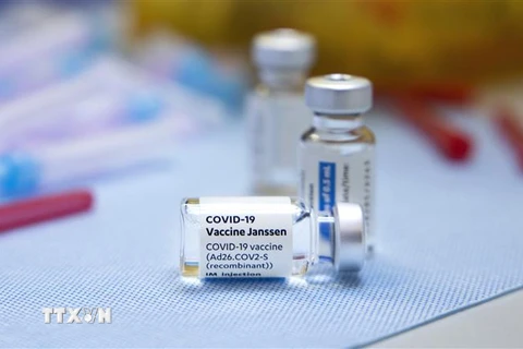 Vaccine phòng COVID-19 của Johnson & Johnson. (Ảnh: AFP/TTXVN)