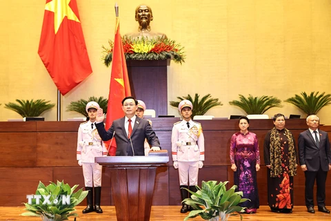 Chủ tịch Quốc hội Vương Đình Huệ tuyên thệ nhậm chức. (Ảnh: Trọng Đức/TTXVN)