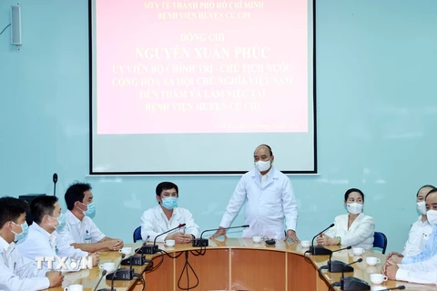 Chủ tịch nước Nguyễn Xuân Phúc phát biểu tại buổi làm việc với lãnh đạo Bệnh viện huyện Củ Chi. (Ảnh: Thống Nhất/TTXVN)