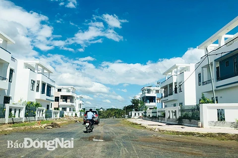 Một góc Khu dân cư Tân Thịnh tại xã Đồi 61, H.Trảng Bom nơi có gần 500 căn biệt thự, nhà liên kề xây dựng không phép. (Nguồn: baodongnai.com.vn)
