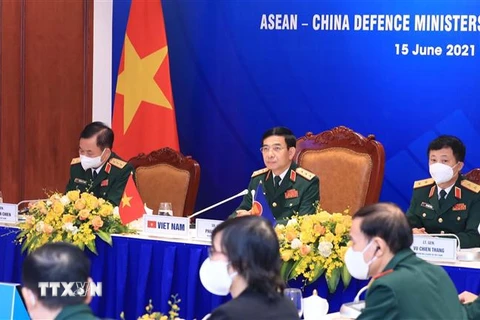 Thượng tướng Phan Văn Giang, Bộ trưởng Bộ Quốc phòng, Trưởng đoàn Việt Nam dự cuộc gặp. (Ảnh: Trọng Đức/TTXVN)