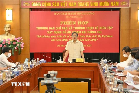 Đồng chí Trần Tuấn Anh, Ủy viên Bộ Chính trị, Trưởng Ban Kinh tế Trung ương chủ trì Phiên họp. (Ảnh: Phương Hoa/TTXVN)