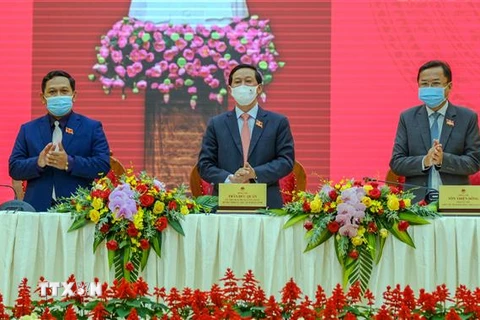 Các chức danh chủ chốt HĐND tỉnh Lâm Đồng nhiệm kỳ 2021-2026. (Ảnh: Chu Quốc Hùng/TTXVN)