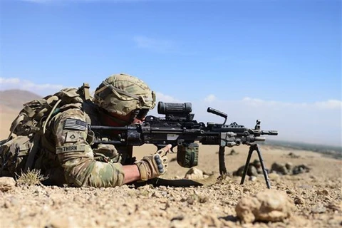 Binh sỹ Mỹ thuộc Lực lượng hỗ trợ an ninh quốc tế tuần tra ở tỉnh Logar, Afghanistan. (Ảnh: AFP/TTXVN)