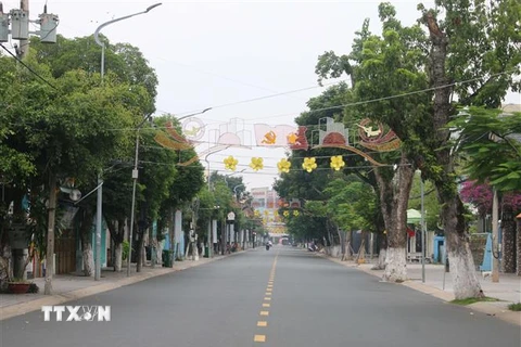 Đường phố trên địa bàn thành phố Long Xuyên (An Giang) vắng người qua lại. (Ảnh: Công Mạo/TTXVN)