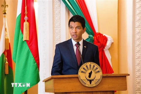 Tổng thống Andry Rajoelina phát biểu tại cuộc họp báo ở Antananarivo, Madagascar. (Ảnh: AFP/TTXVN)