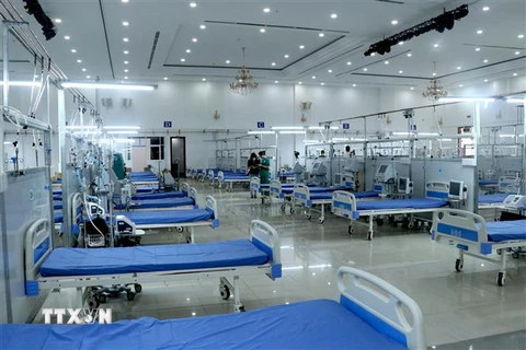 Trung tâm Hồi sức tích cực bệnh nhân COVID-19 tại Long An được trang bị hệ thống giường ICU với nhiều thiết bị, máy móc hiện đại. (Ảnh: Bùi Giang/TTXVN)