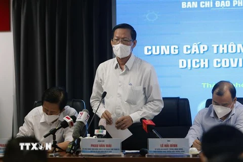 Ông Phan Văn Mãi, Chủ tịch UBND Thành phố Hồ Chí Minh, Trưởng Ban chỉ đạo phòng, chống dịch COVID-19 Thành phố, (Ảnh: Thành Chung/TTXVN)