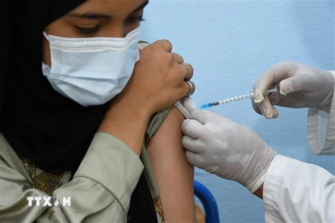 Tiêm vaccine ngừa COVID-19 tại Rabat, Maroc, ngày 2/9. (Ảnh: THX/TTXVN)