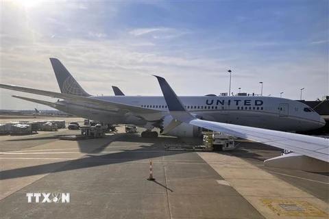 Máy bay của hãng hàng không United Airlines tại sân bay Dulles, bang Virginia, Mỹ ngày 12/3. (Ảnh: AFP/TTXVN)